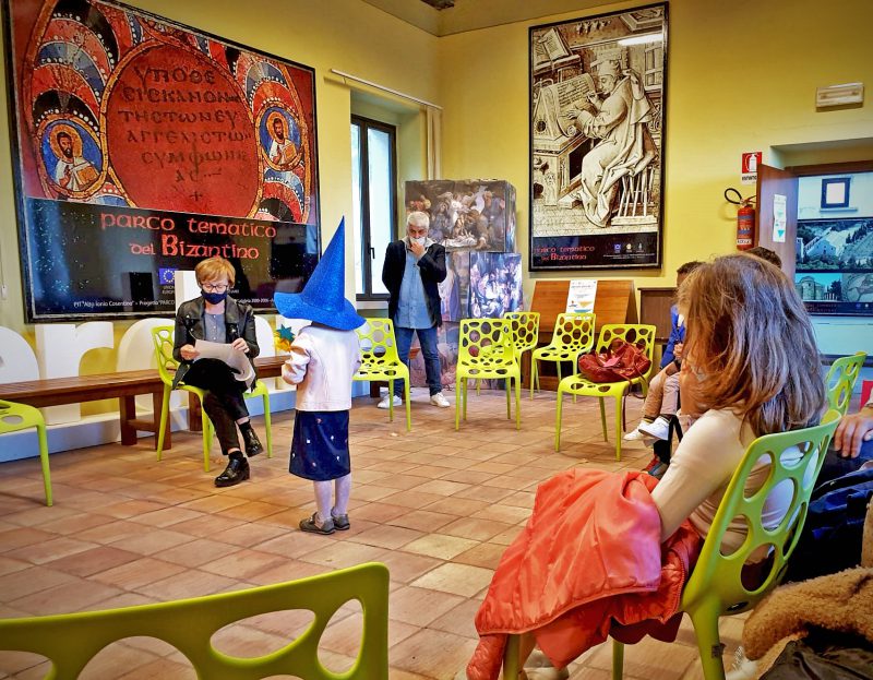 mostra quando si cerca Rodari, laboratorio con bambini, ancora di parole:un porto aperto alle culture, Chi fa da sé fa per tre, mago delle comete